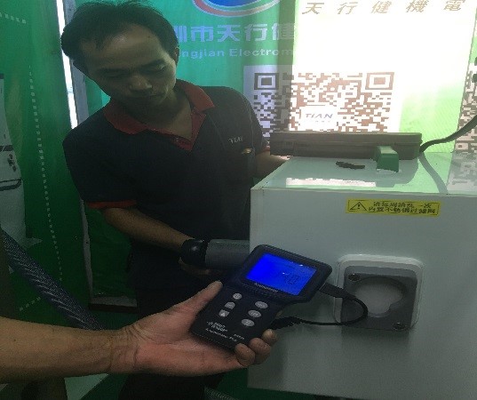 去泡機負壓表檢測.jpg 去泡機負壓表檢測.jpg