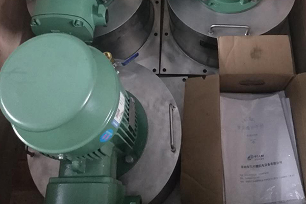 防爆消泡器裝箱